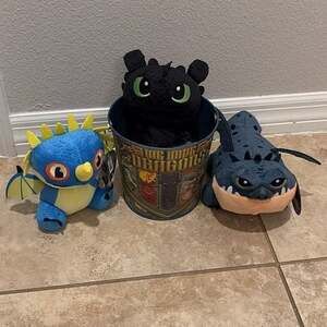 How to Train Your Dragon 2025 Plush Set of 3 with popcorn bucket